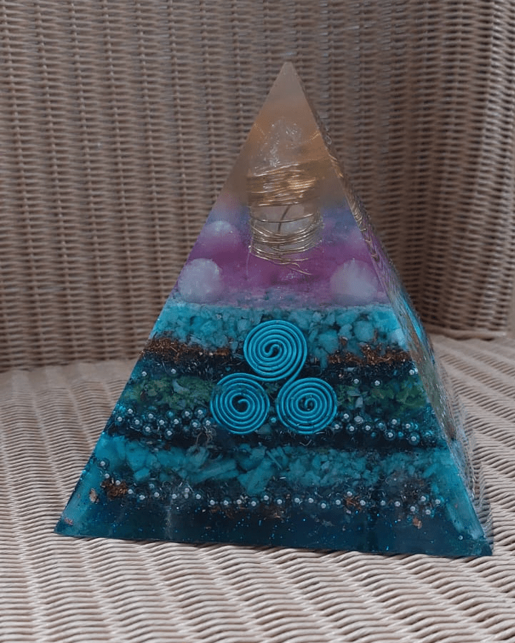 Orgonit_pyramidenförmig_06