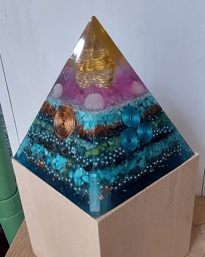 Orgonit_pyramidenförmig_10